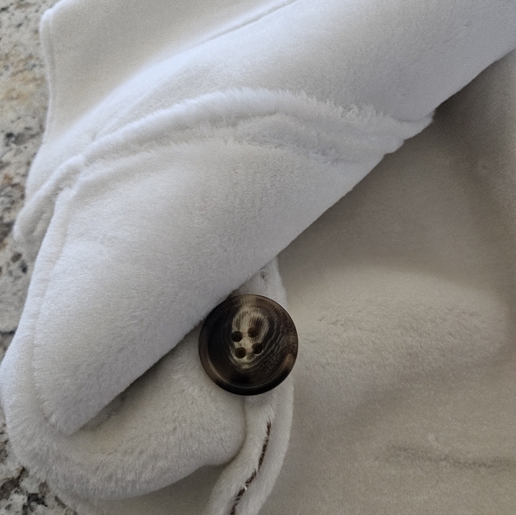 Susan Graver Faux Fur Vest - Picture 8 of 9